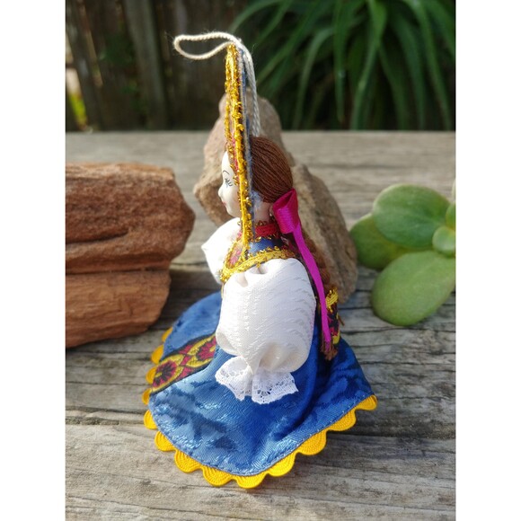 Vintage Traditional Russian Folk Costume Doll Ornament - Picture 8 of 10